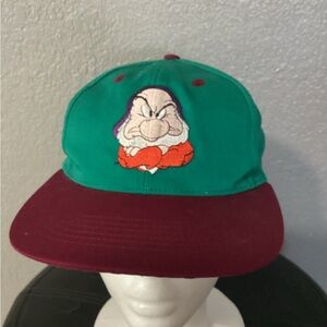 Vintage Snapback Grumpy Youth Size
Hat Snow White 90s VHS Release
Collector Cap